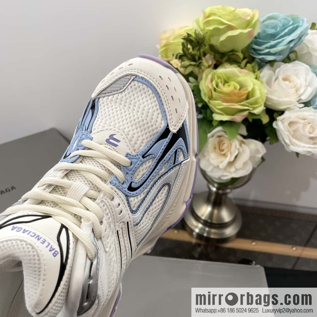 𝐁𝐚𝐥𝐞𝐧𝐜𝐢𝐚𝐠𝐚|||𝐗-𝐏𝐚𝐧𝐝𝐞𝐫 series. Vintage old spring shoes