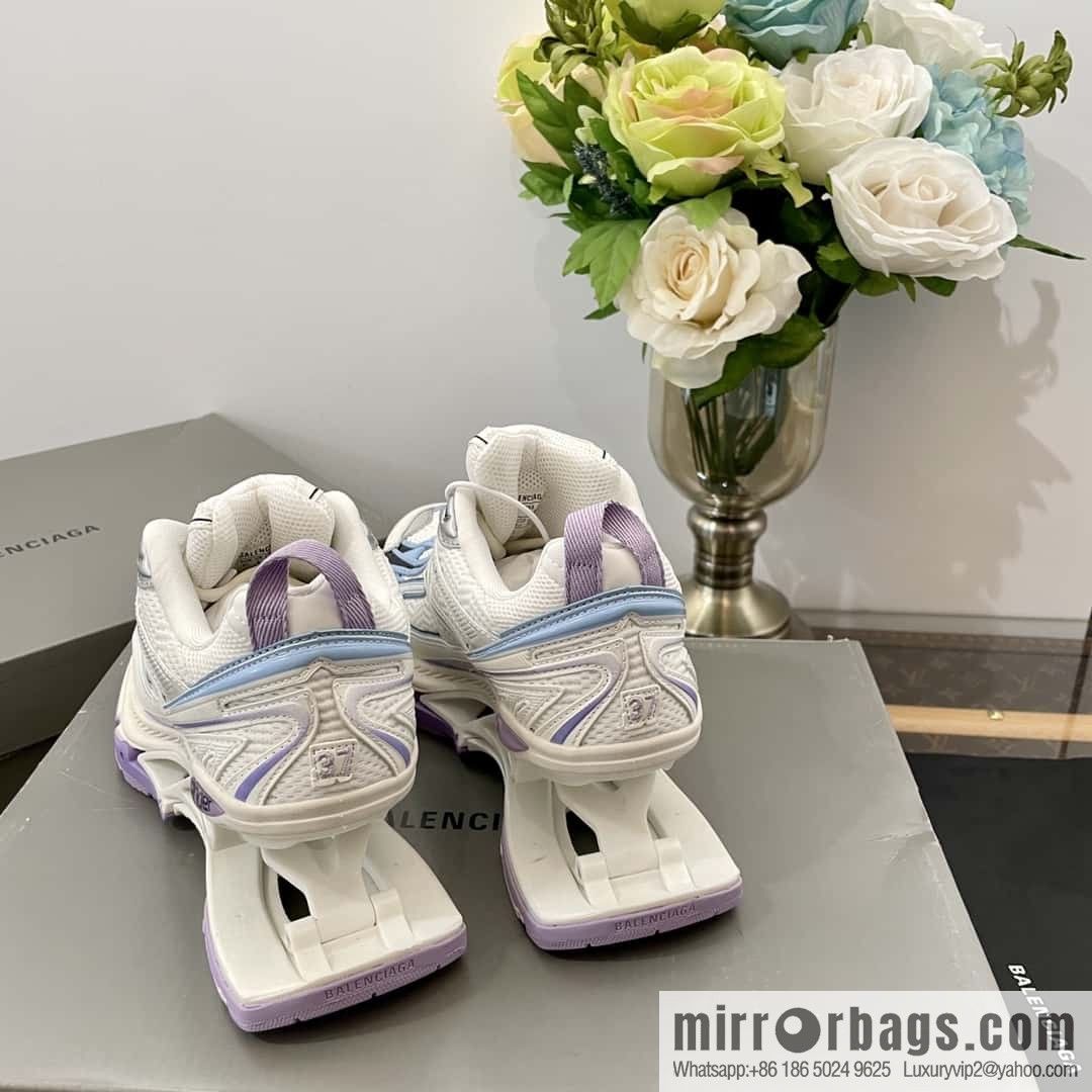 𝐁𝐚𝐥𝐞𝐧𝐜𝐢𝐚𝐠𝐚|||𝐗-𝐏𝐚𝐧𝐝𝐞𝐫 series. Vintage old spring shoes
