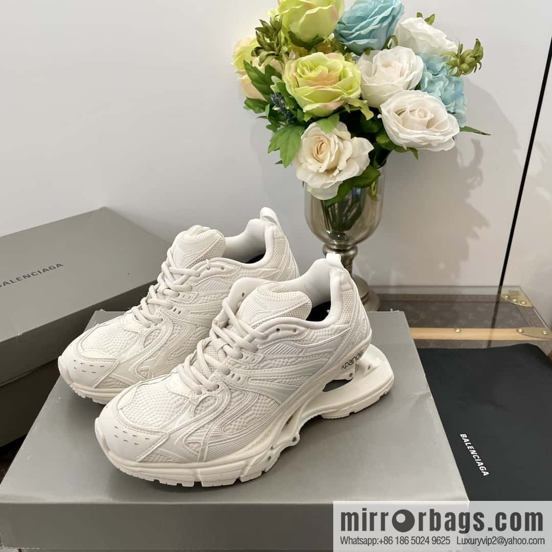 𝐁𝐚𝐥𝐞𝐧𝐜𝐢𝐚𝐠𝐚|||𝐗-𝐏𝐚𝐧𝐝𝐞𝐫 series. Vintage old spring shoes
