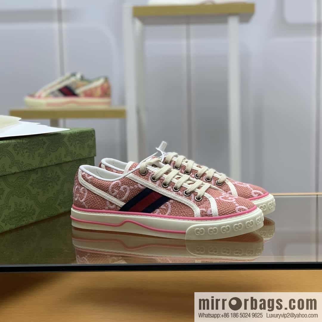 Gucci Gucci uses light pink and white double G embroidery cotton crocheted fabric [G home 1977 women's canvas shoes]