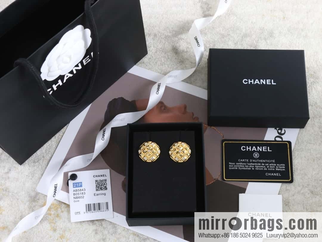 New ☑️ Chanel medieval series gold rhombus round earrings