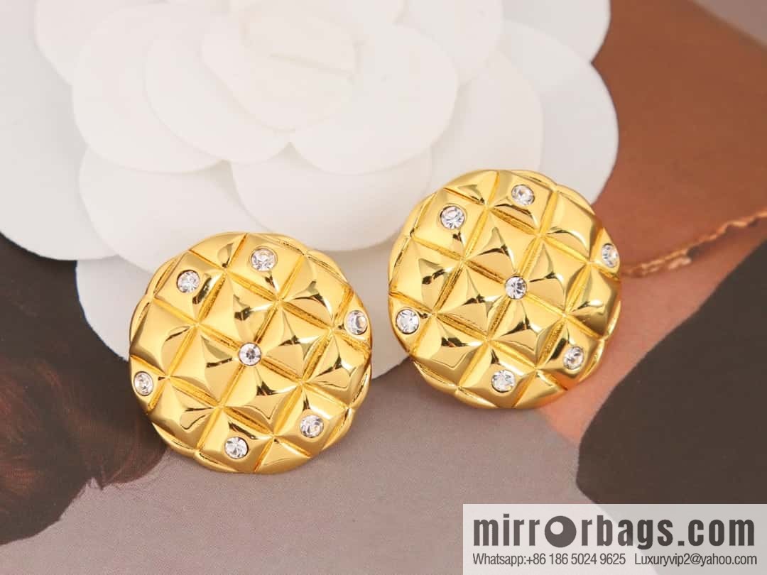 New ☑️ Chanel medieval series gold rhombus round earrings
