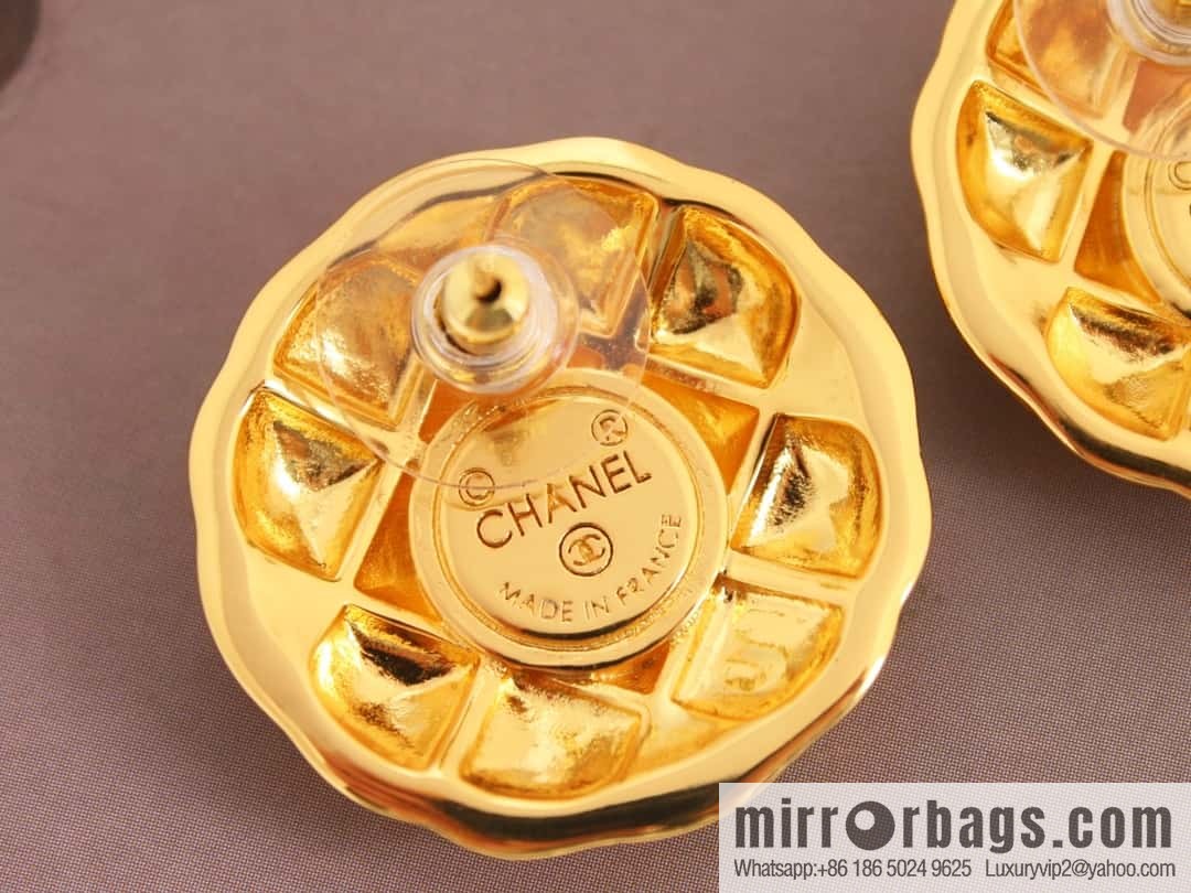 New ☑️ Chanel medieval series gold rhombus round earrings