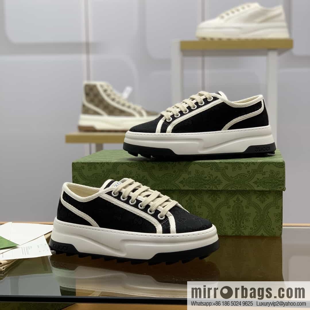 Gucci Gucci uses black classic GG canvas to make women's sports and leisure platform shoes