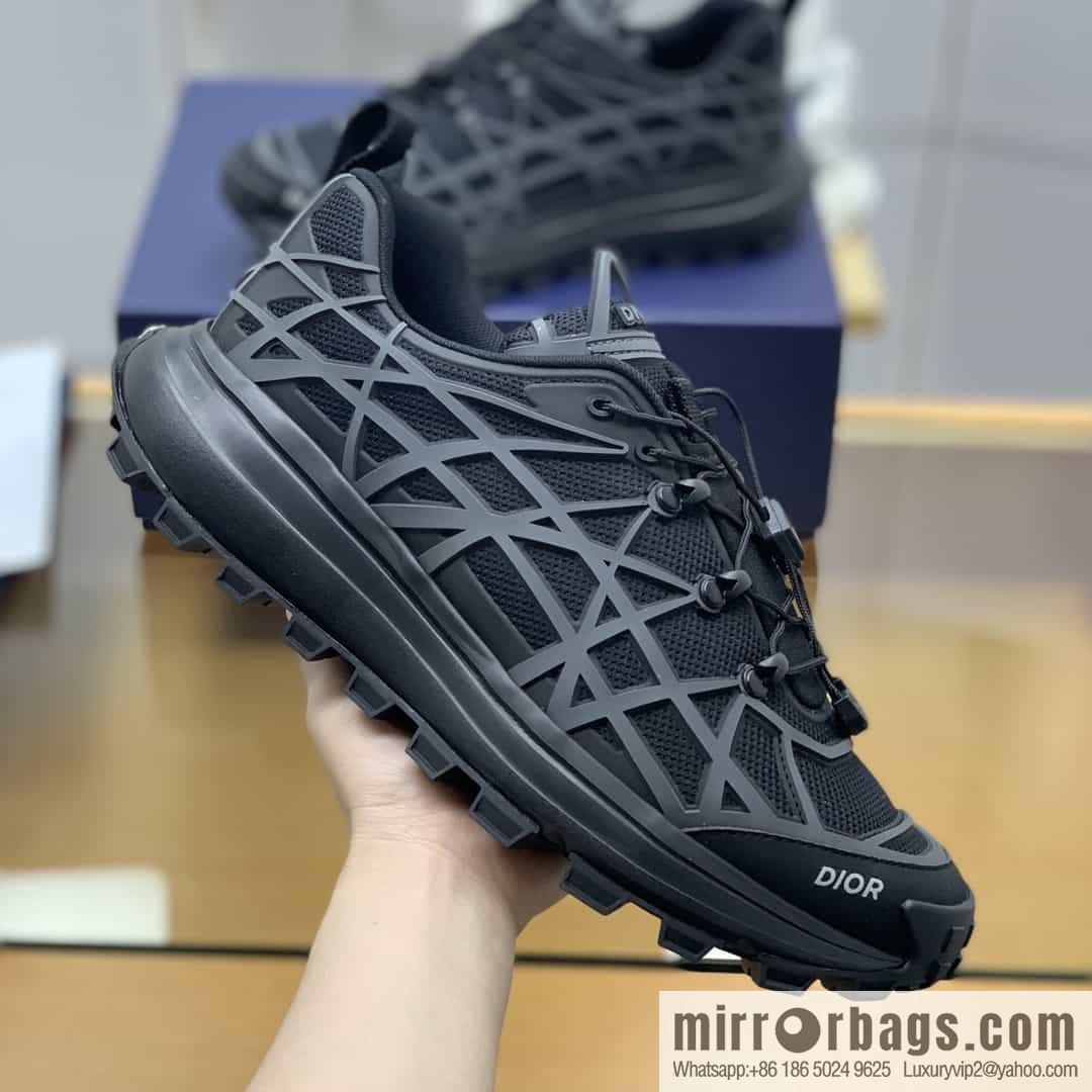 Dior Dior uses black mesh fabric to carefully make new men's B31 sports and leisure shoes