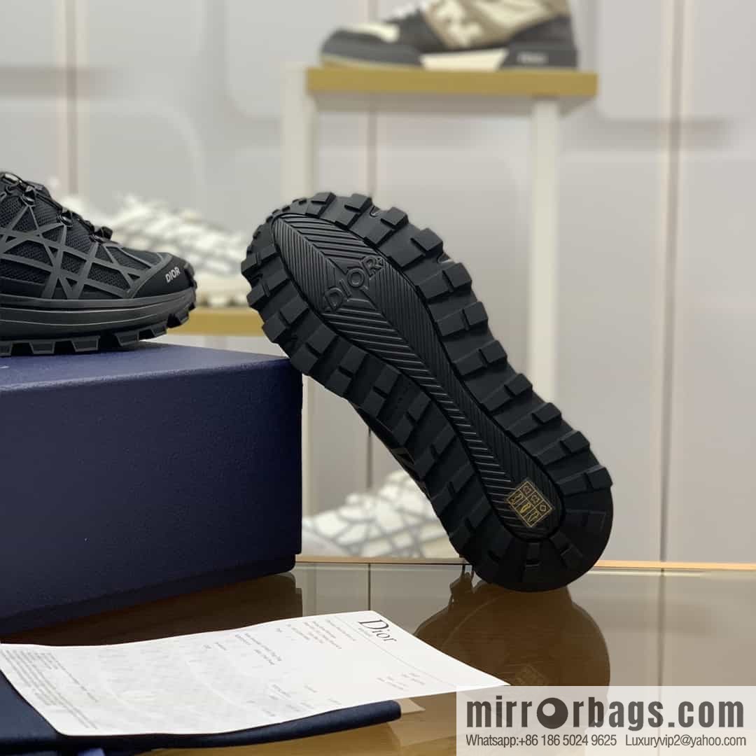 Dior Dior uses black mesh fabric to carefully make new men's B31 sports and leisure shoes