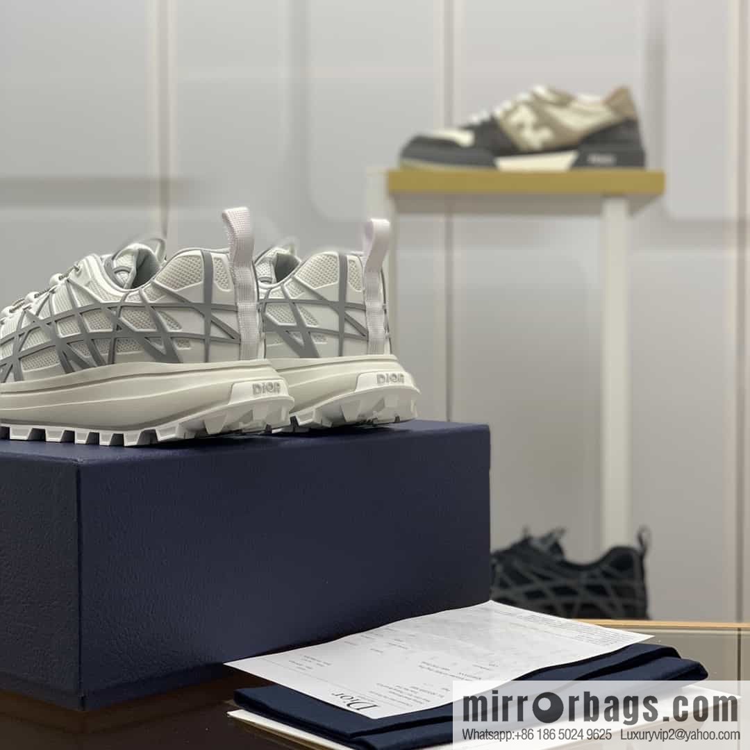 Dior Dior makes new men's B31 sports and leisure shoes with white mesh fabric