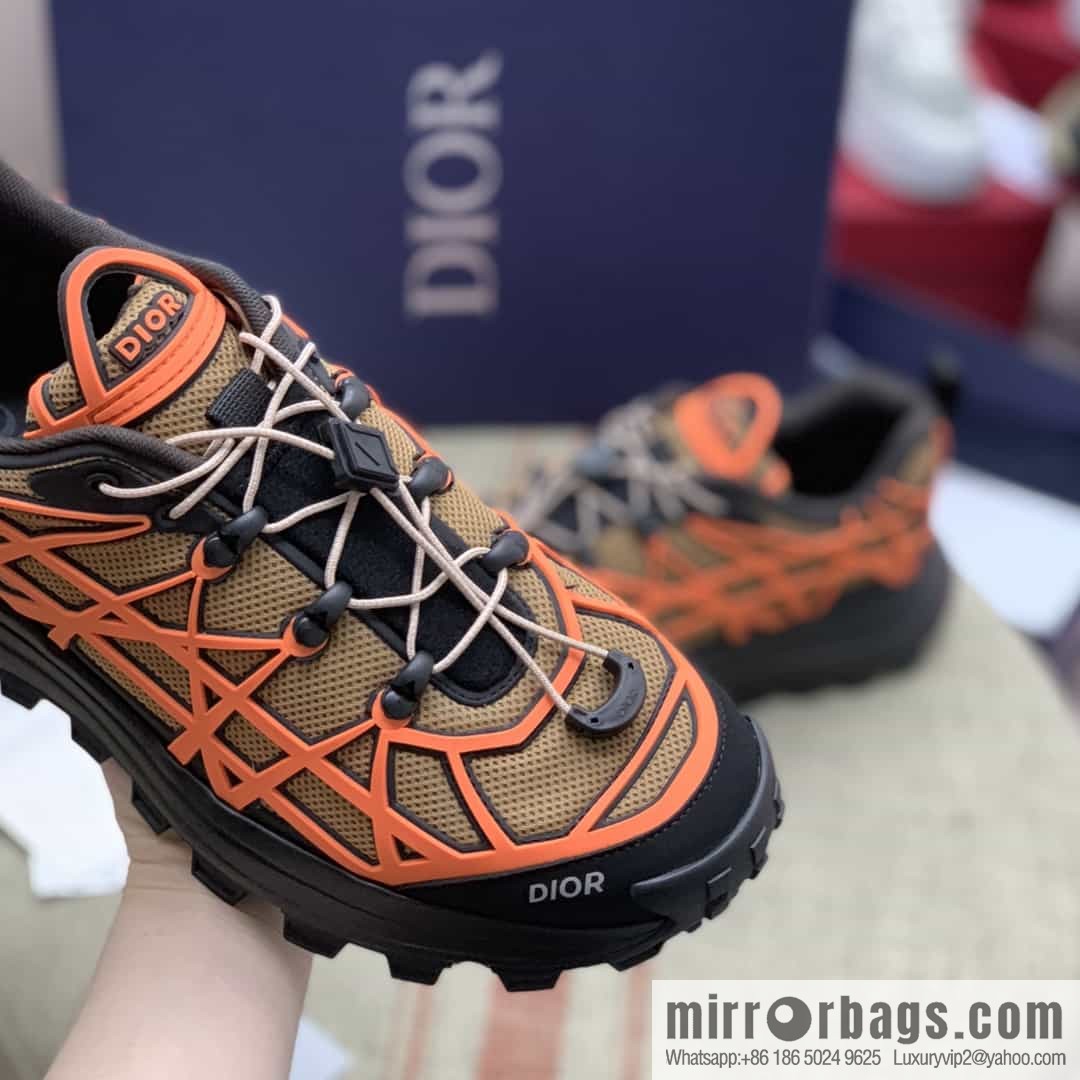 Dior Dior makes new men's B31 sports and leisure shoes with khaki mesh fabric