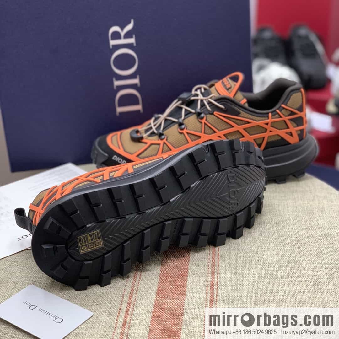 Dior Dior makes new men's B31 sports and leisure shoes with khaki mesh fabric