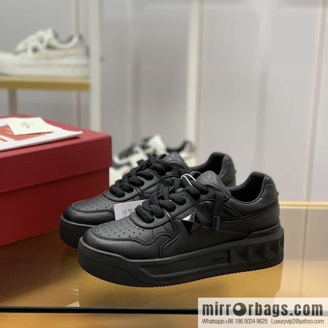 VALENTINO Valentino with sheepskin His & Hers low-top sneakers