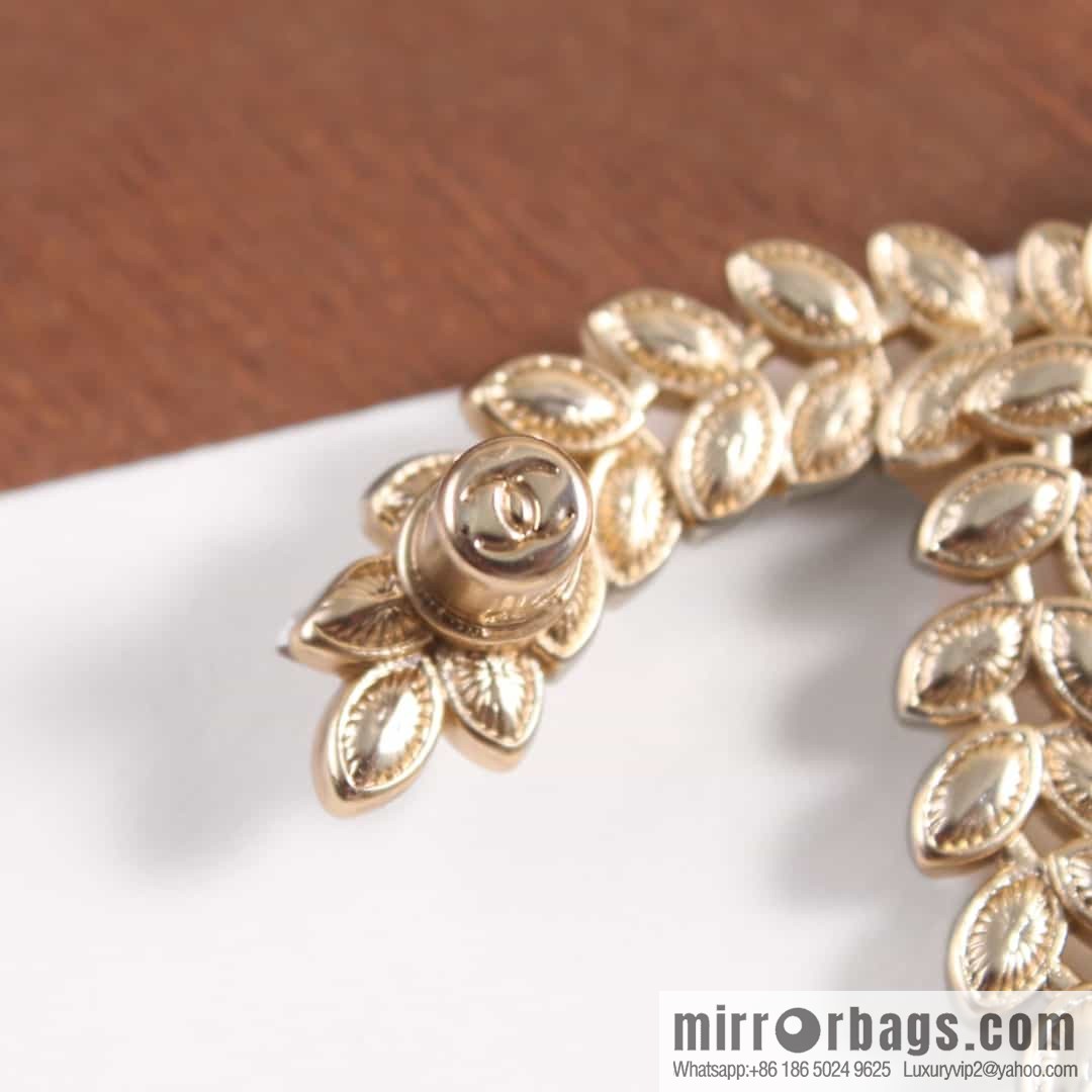 New ☑️ CHANEL Chanel Double C Wheat Horse Eye Diamond Brooch