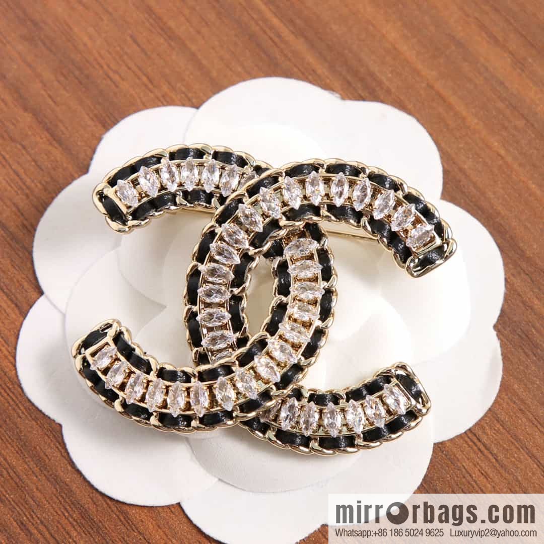 New ☑️ Chanel Double C Horse Eye Diamond Black Leather Rope Brooch