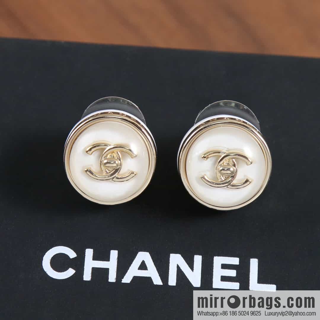 New ☑️ chanel c1 double c round acrylic stud earrings