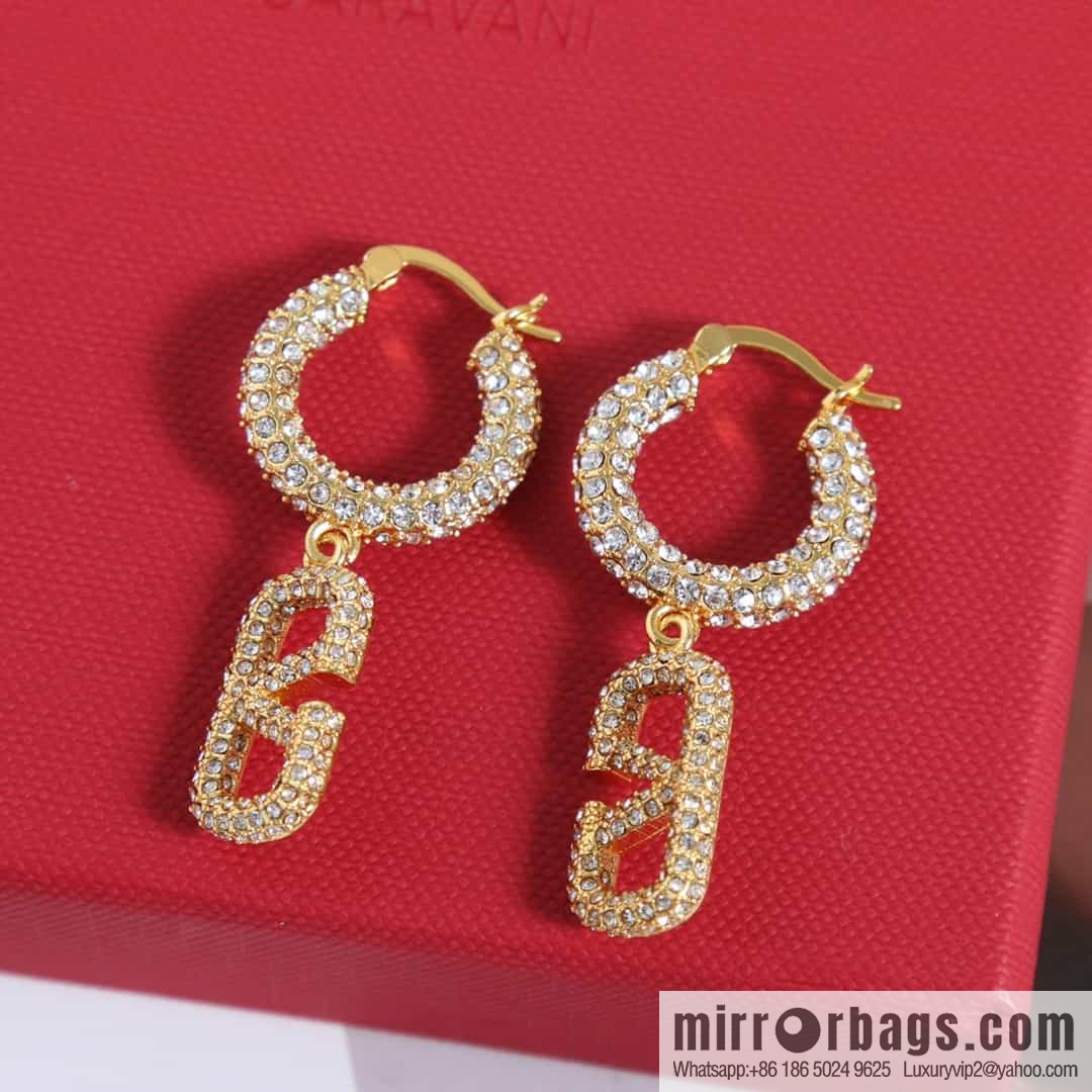 New ☑️ Valentino full diamond earrings