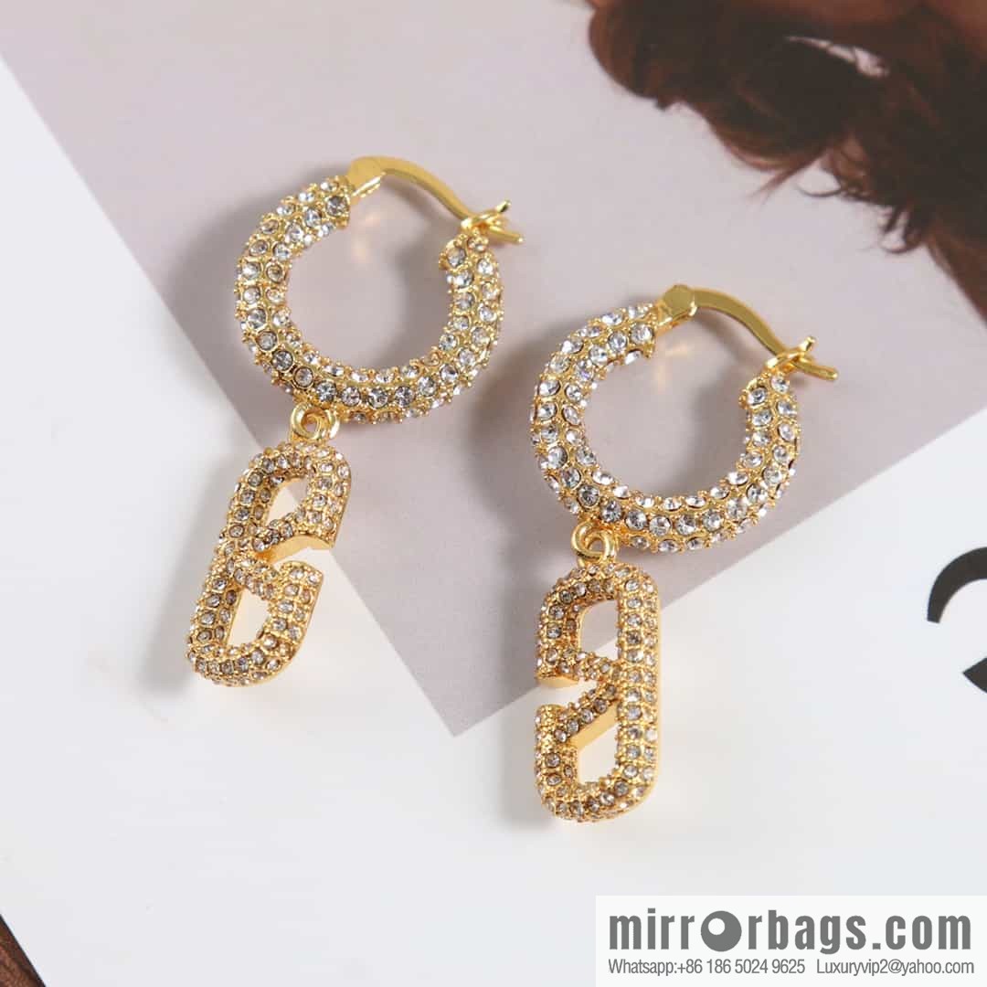 New ☑️ Valentino full diamond earrings