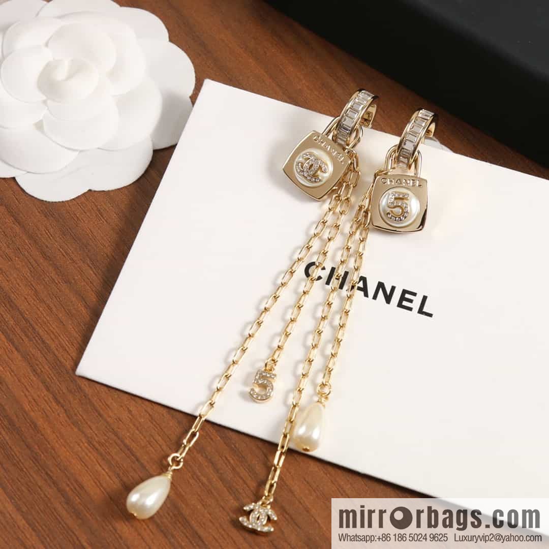 New ☑️ Chanel double c fringed pearl 5 character stud earrings