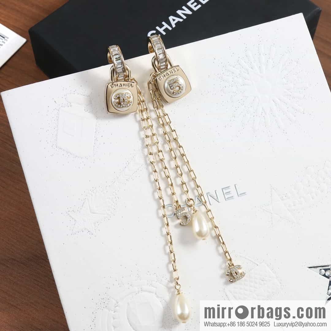 New ☑️ Chanel double c fringed pearl 5 character stud earrings