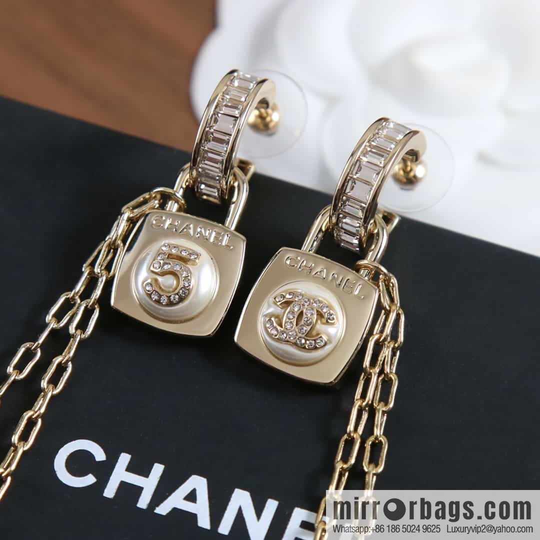 New ☑️ Chanel double c fringed pearl 5 character stud earrings