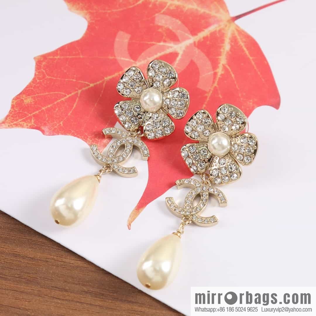 New ☑️ Chanel c3 full diamond double c flower pearl stud earrings