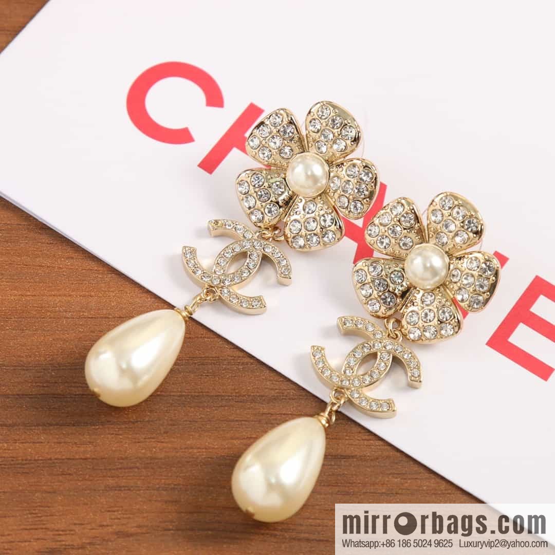 New ☑️ Chanel c3 full diamond double c flower pearl stud earrings