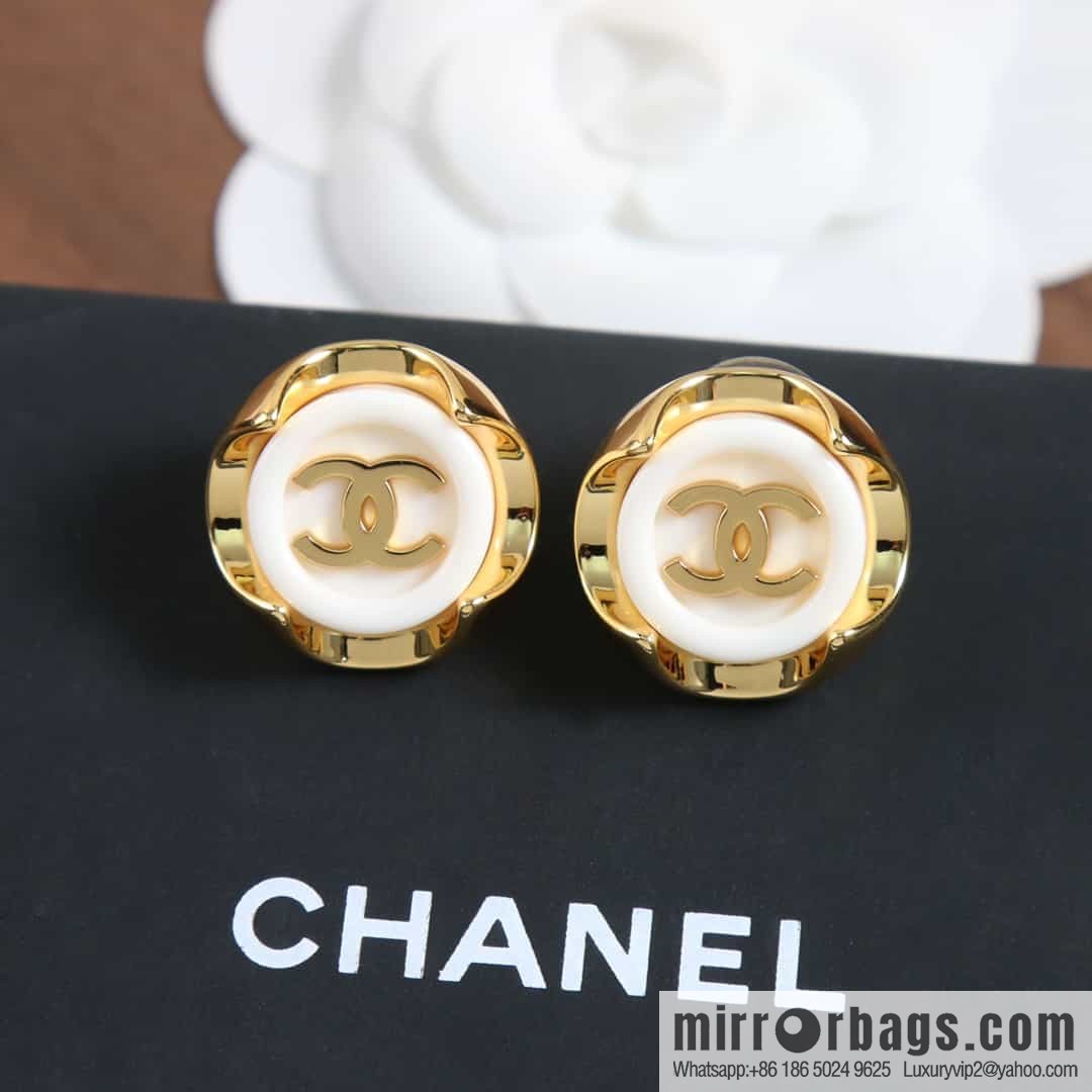 New ☑️ chanel c1 double c round stud earrings