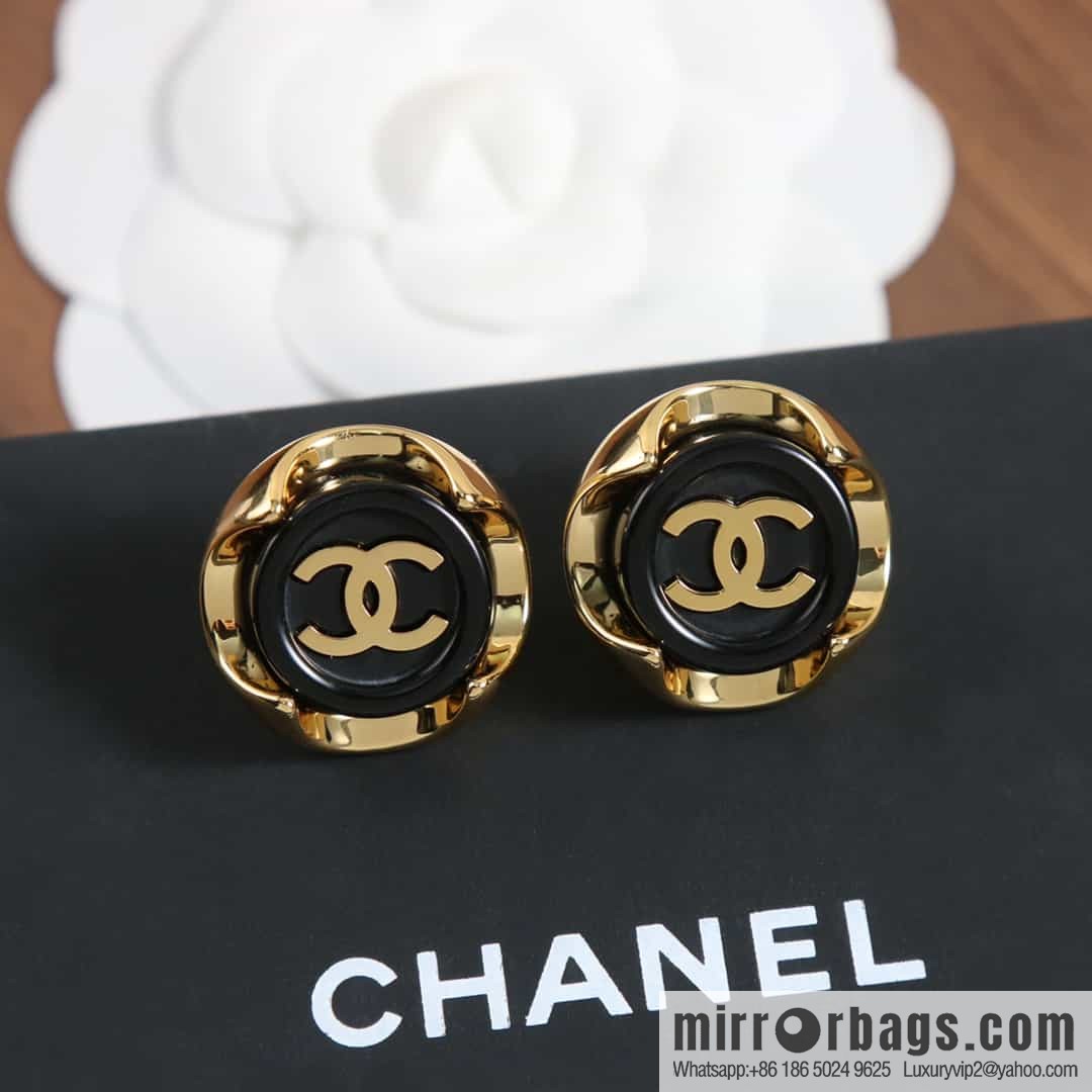 New ☑️ chanel c1 double c round stud earrings