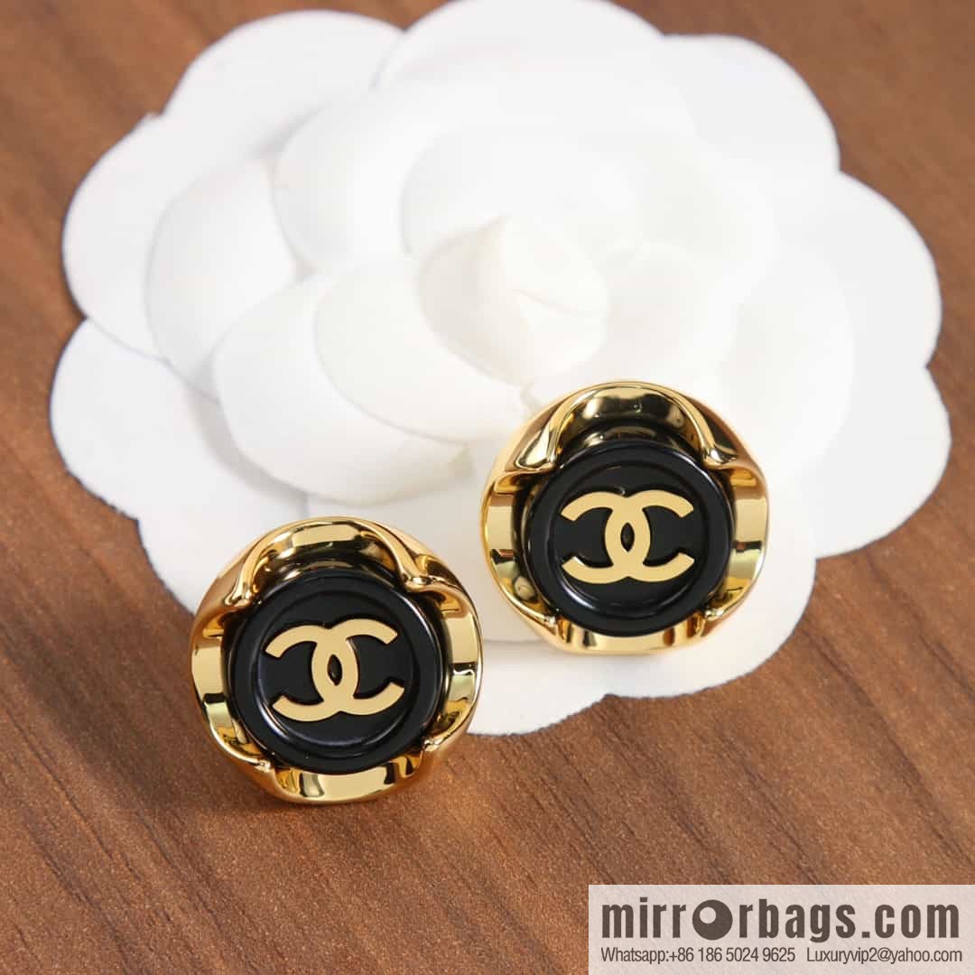 New ☑️ chanel c1 double c round stud earrings