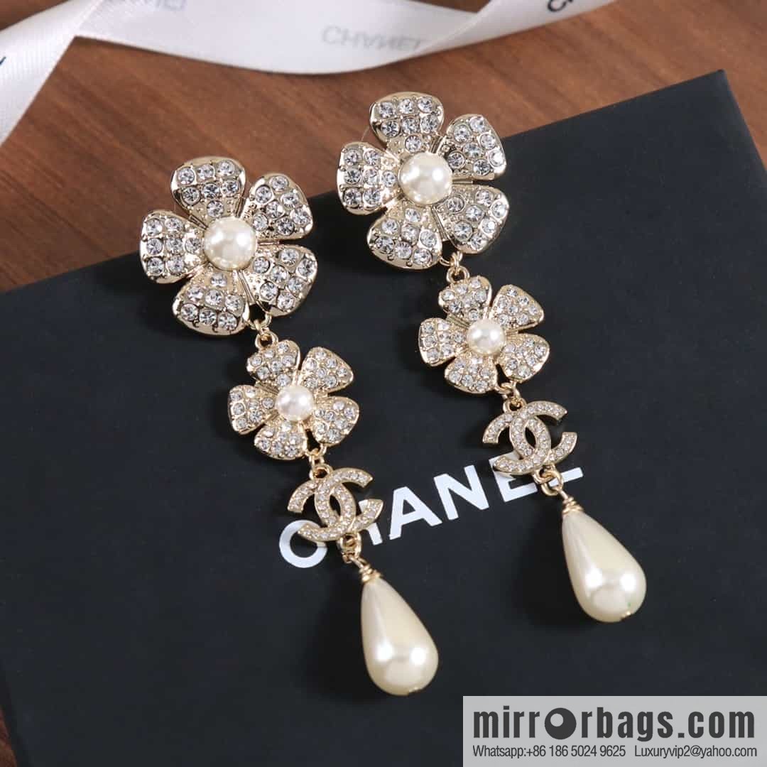 New ☑️ CHANEL CHANEL C4 double c full diamond pearl flower pot stud earrings