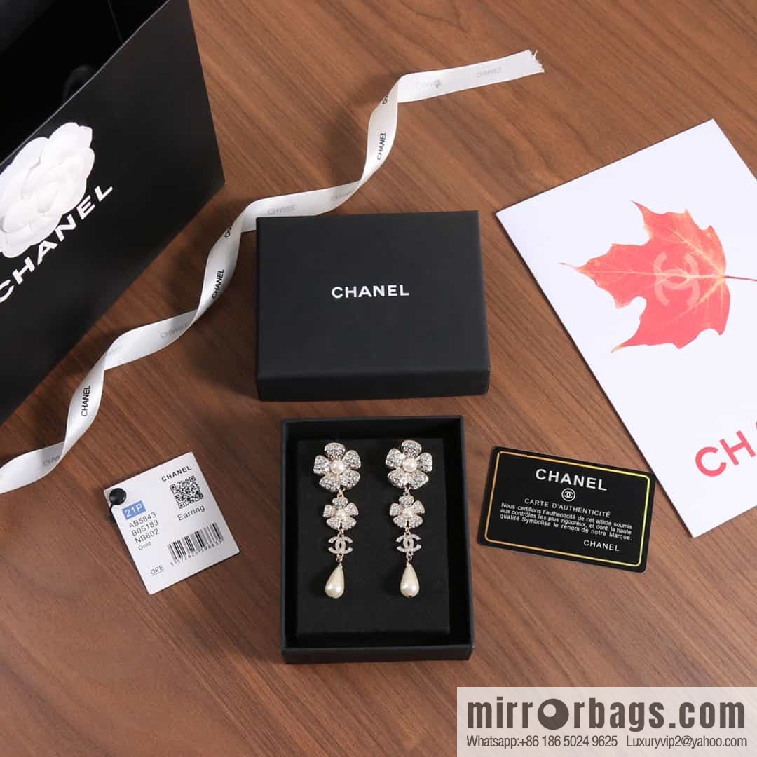New ☑️ CHANEL CHANEL C4 double c full diamond pearl flower pot stud earrings