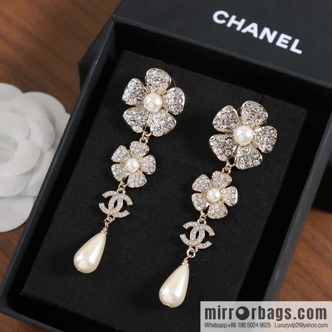 New ☑️ CHANEL CHANEL C4 double c full diamond pearl flower pot stud earrings
