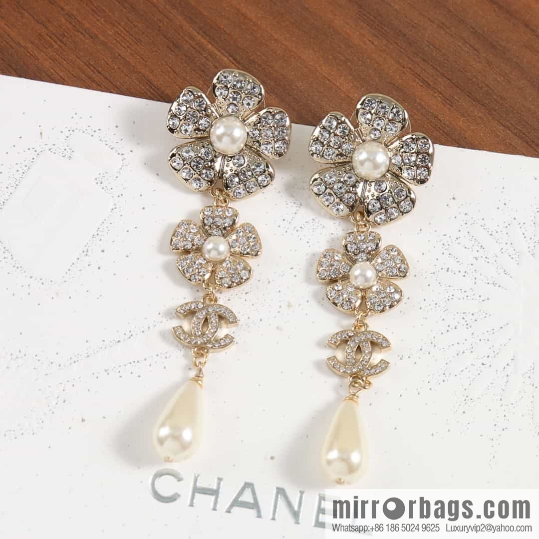 New ☑️ CHANEL CHANEL C4 double c full diamond pearl flower pot stud earrings