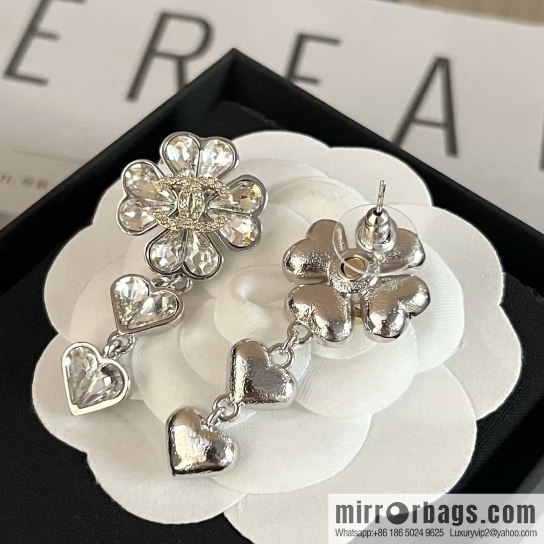 New ☑️ CHANEL Chanel c3 double c full diamond peach heart love stud earrings