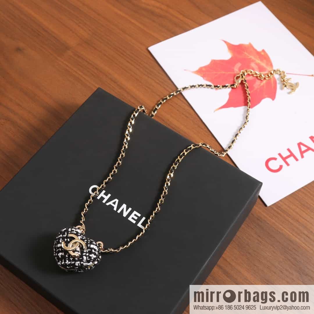 New ☑️ Chanel double c peach heart love mirror necklace