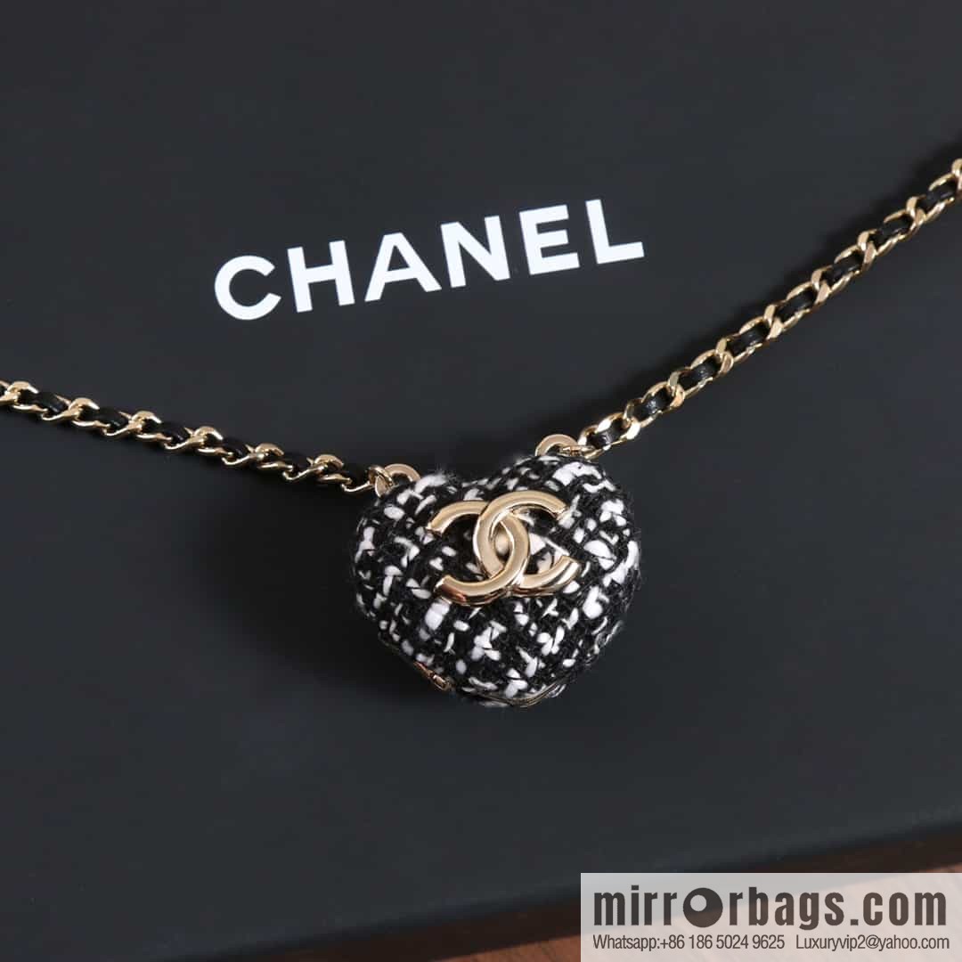 New ☑️ Chanel double c peach heart love mirror necklace