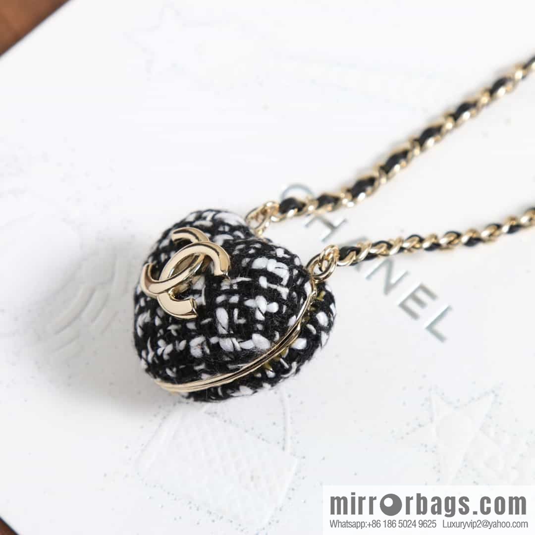 New ☑️ Chanel double c peach heart love mirror necklace