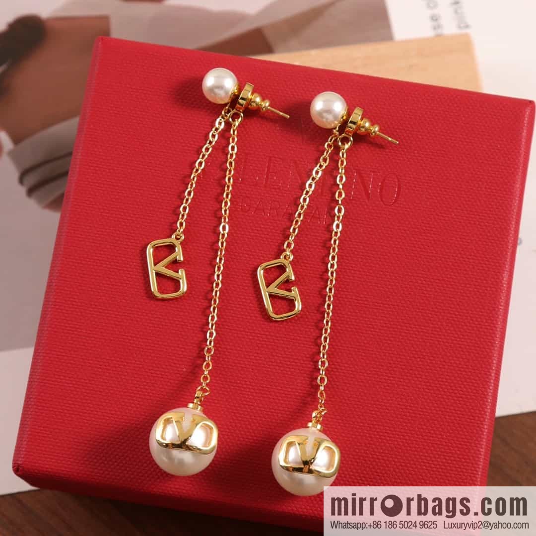 New ☑️ Valentino tassel pearl earrings