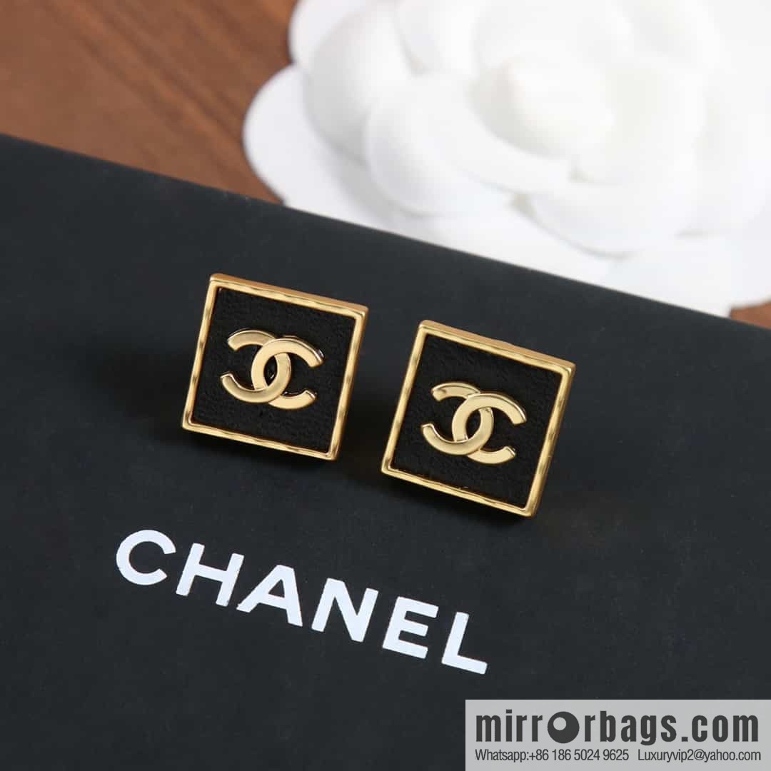 New ☑️ Chanel c1 double c square black leather earrings