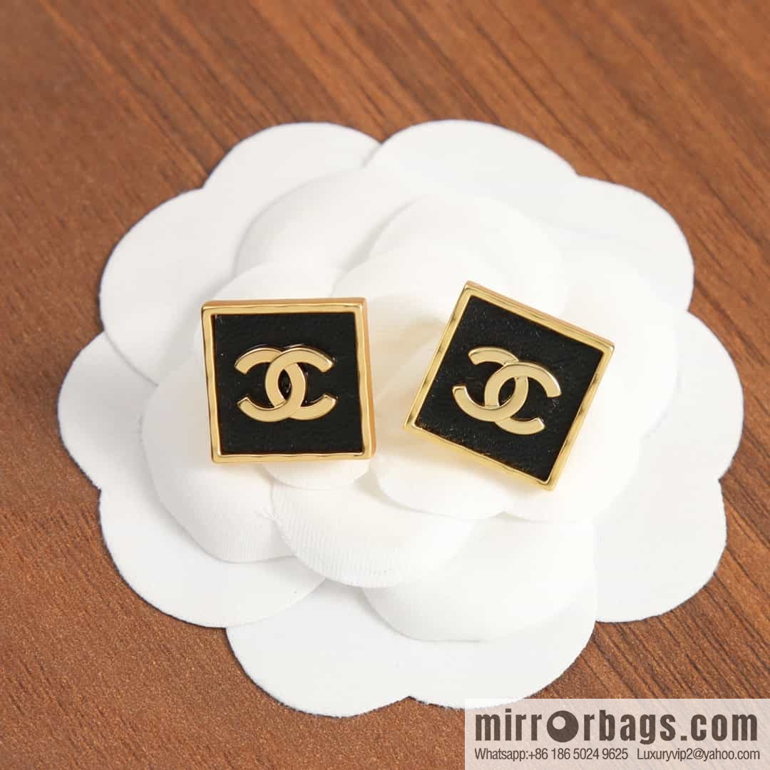 New ☑️ Chanel c1 double c square black leather earrings