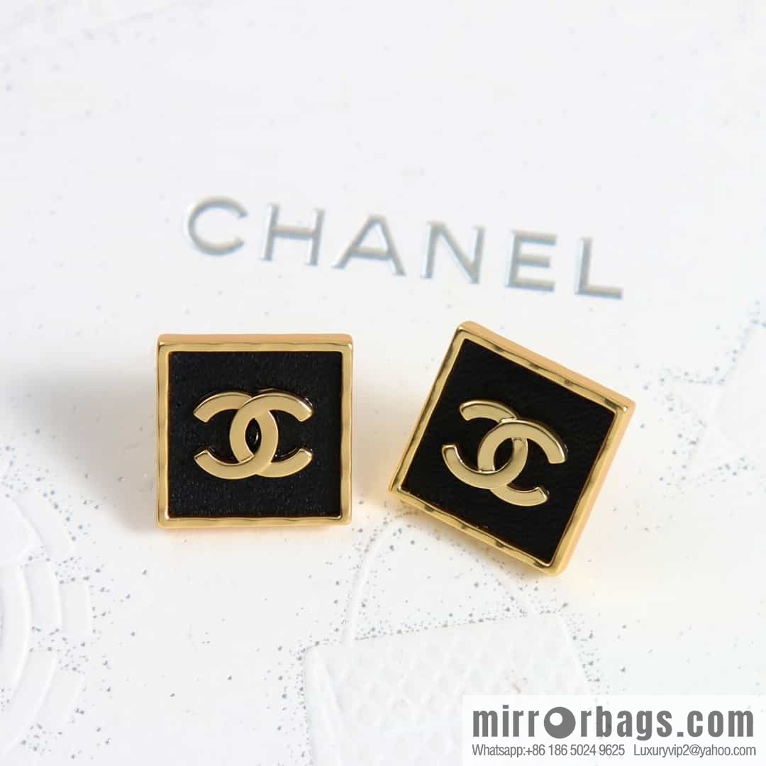 New ☑️ Chanel c1 double c square black leather earrings