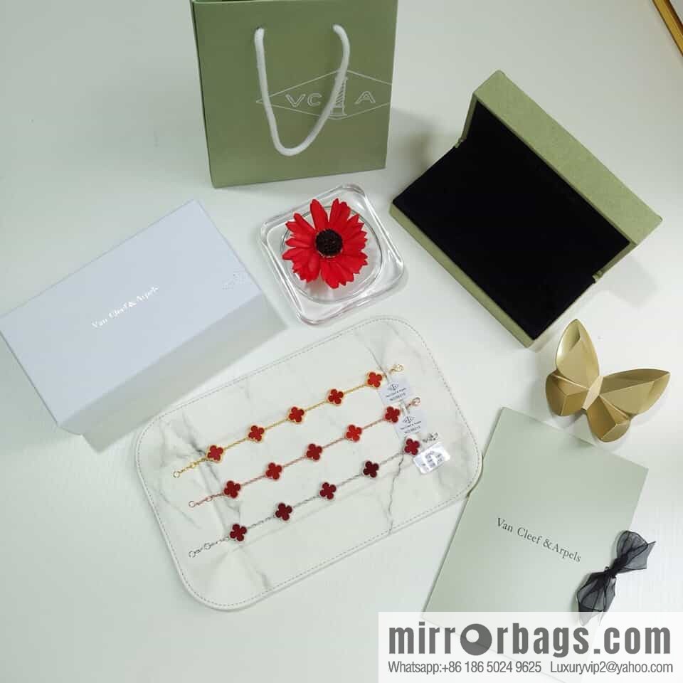 Van Cleef & Arpels Classic Four-Leaf Clover Five-Flower Bracelet