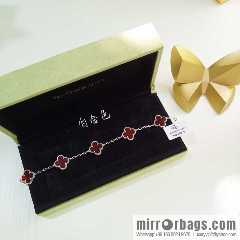 Van Cleef & Arpels Classic Four-Leaf Clover Five-Flower Bracelet