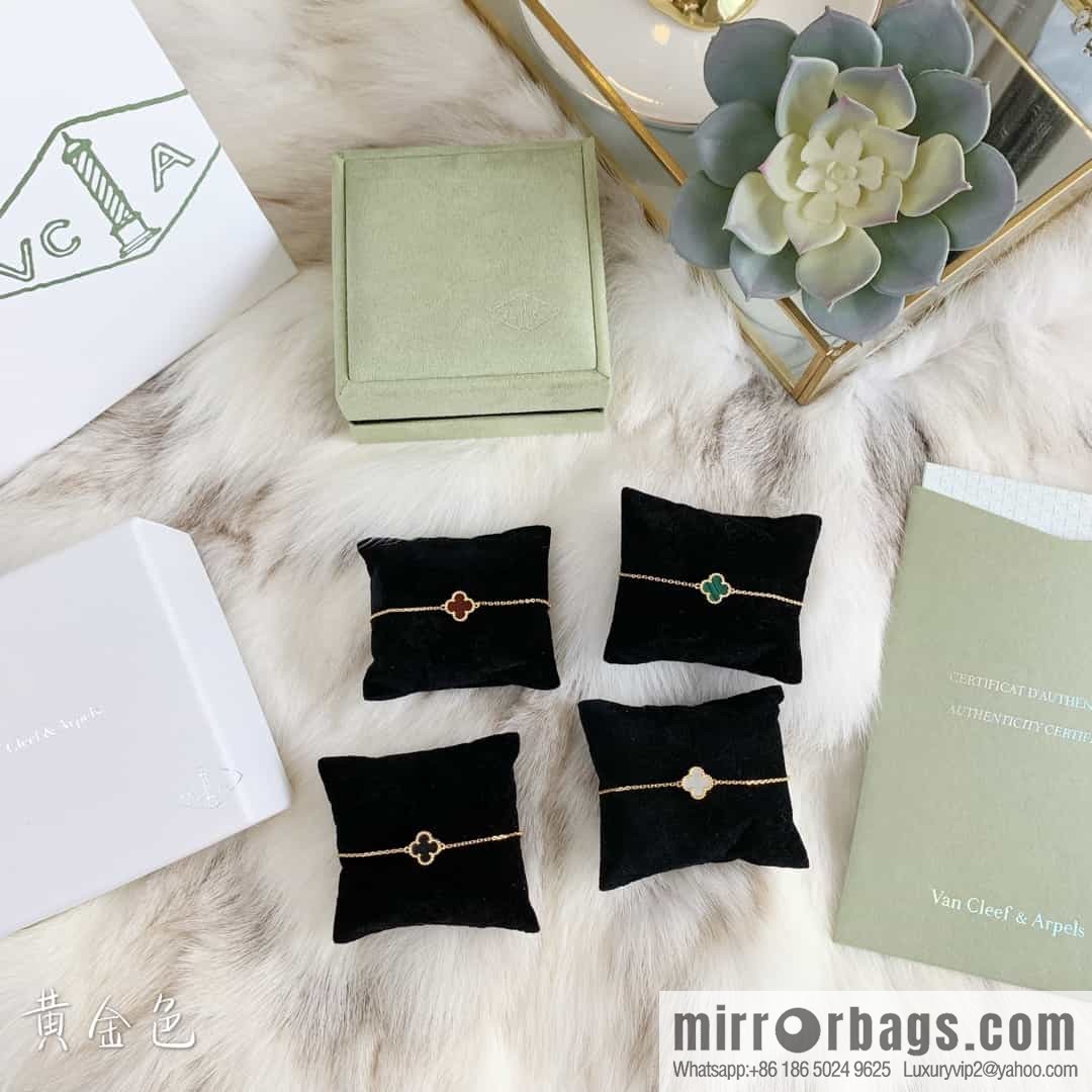 Van Cleef & Arpels Mini Four-Leaf Clover Bracelet