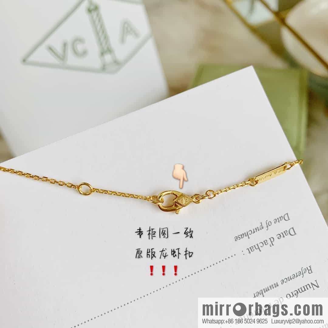 Van Cleef & Arpels Mini Four-Leaf Clover Bracelet
