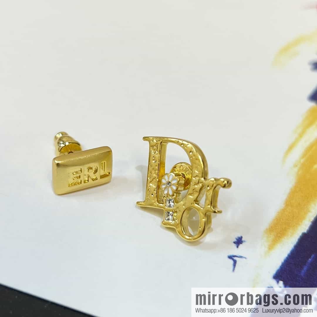New ☑️ DIOR asymmetrical letter stud earrings