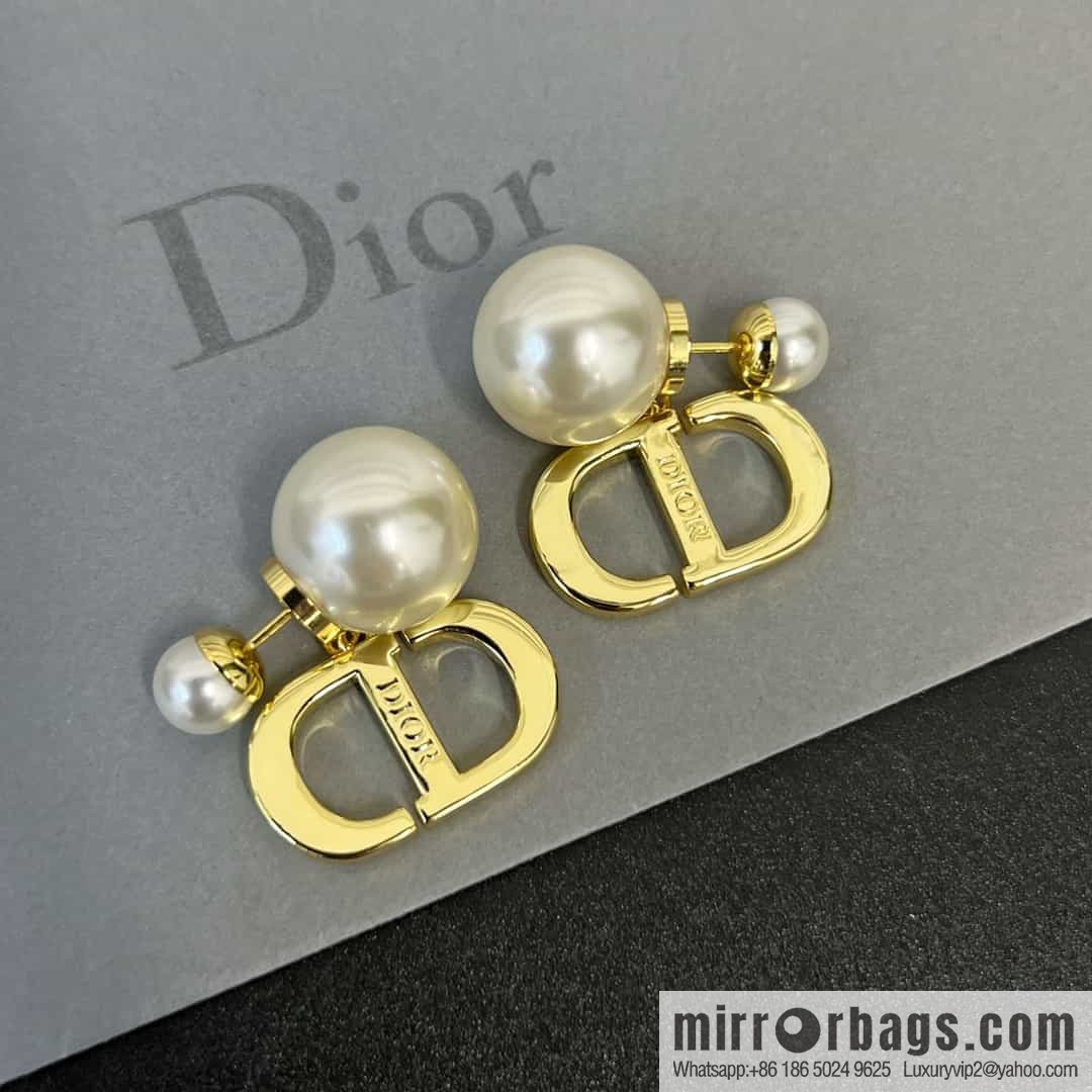 New ☑️ DIOR size pearl CD stud earrings