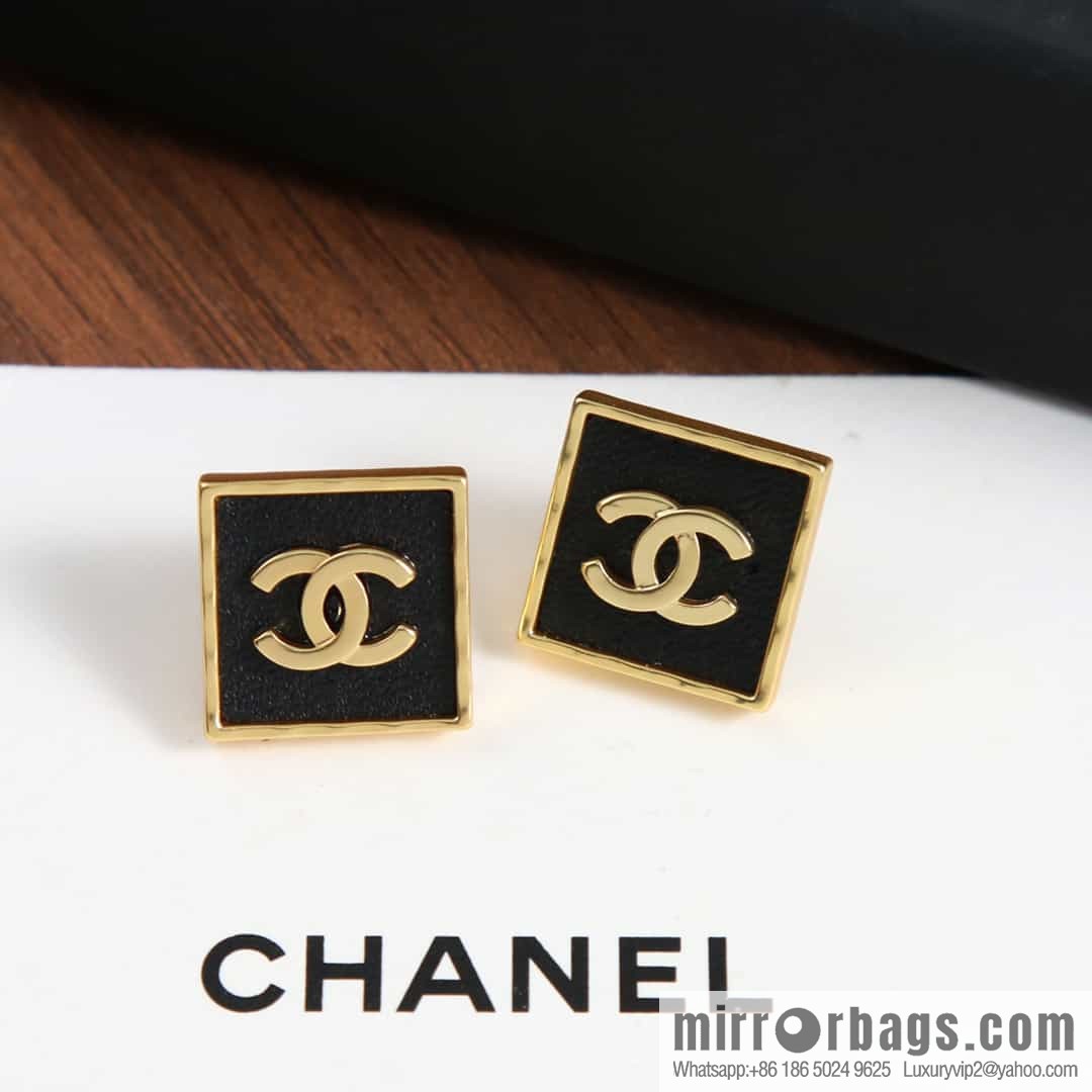 New ☑️ Chanel c1 double c square black leather earrings