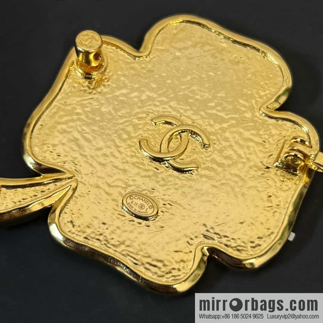 New ☑️ Chanel double c black four-leaf clover brooch