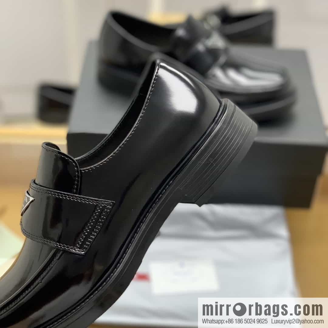 PRADA Prada men's loafers crafted in black smooth cow leather (fabric)