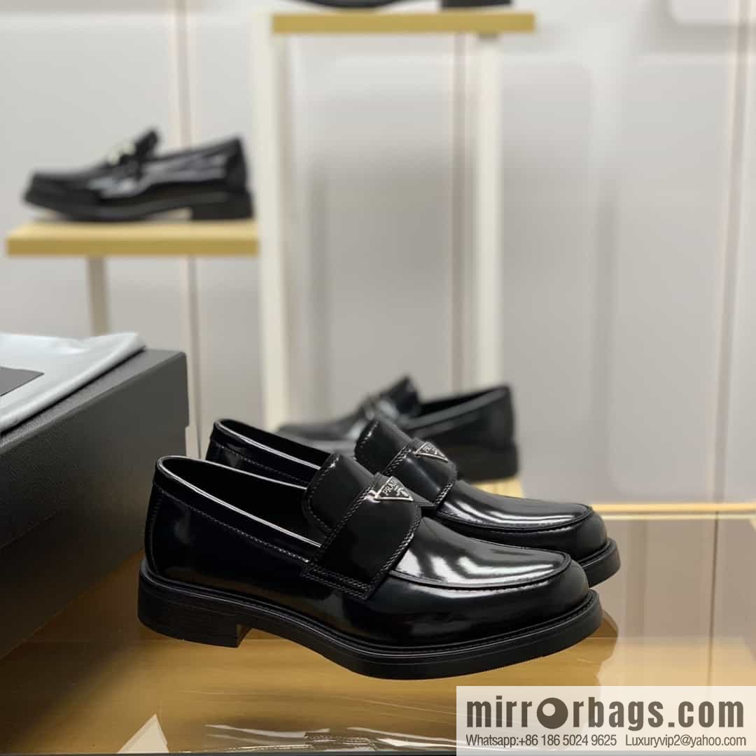 PRADA Prada men's loafers crafted in black smooth cow leather (fabric)