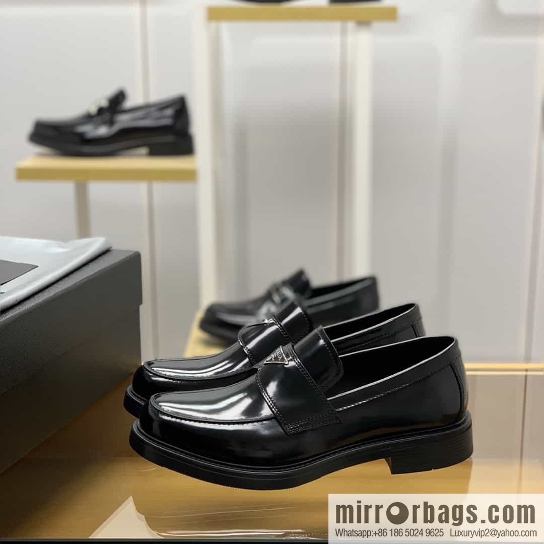PRADA Prada men's loafers crafted in black smooth cow leather (fabric)